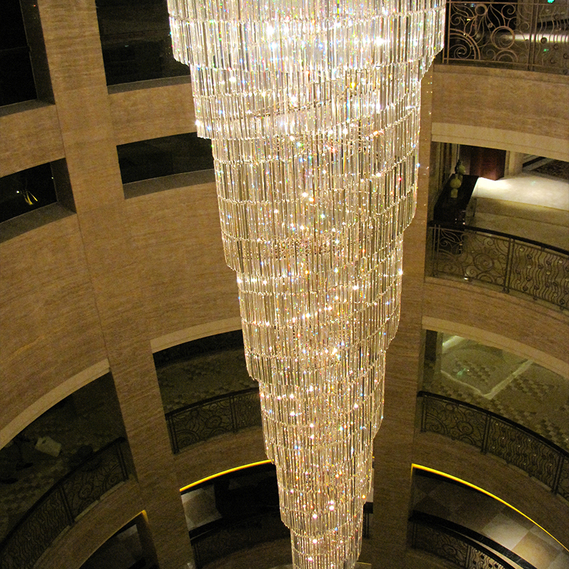 楼梯灯具定制：酒店楼梯灯、别墅楼梯灯…水晶吊灯的应用